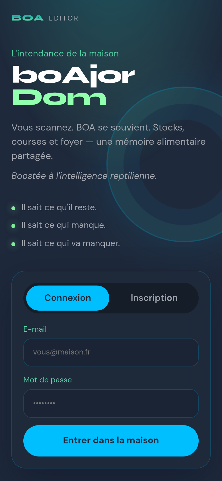 Accueil public de boAjorDom sur téléphone : le slogan, l’accroche, et les volets Foyer, Courses et Stocks.